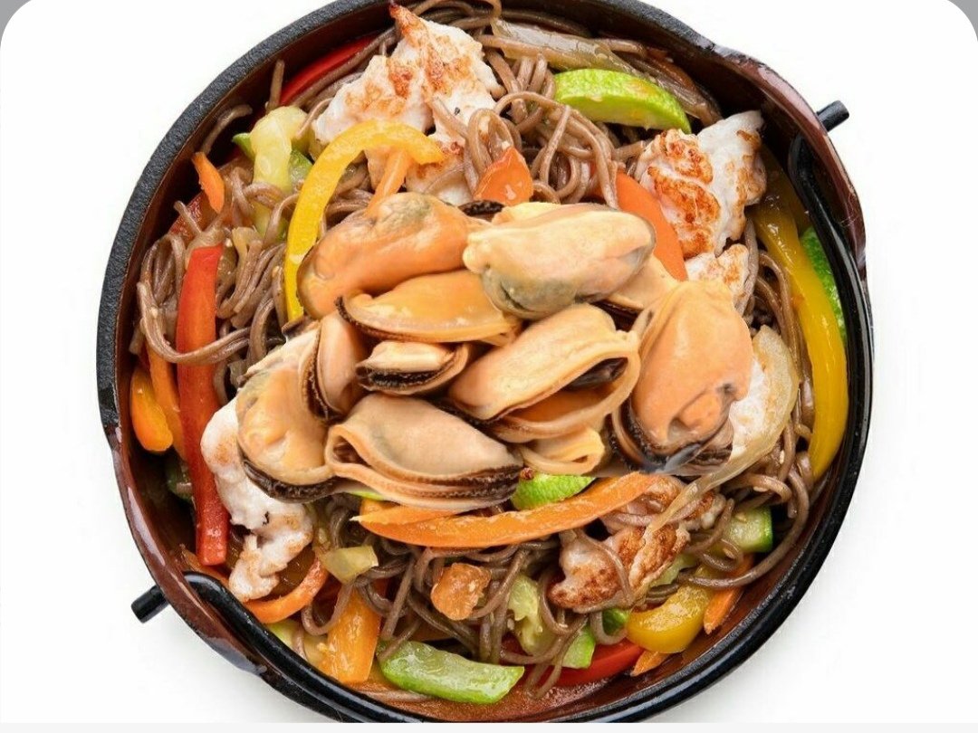 Соба с морепродуктами  300 гр